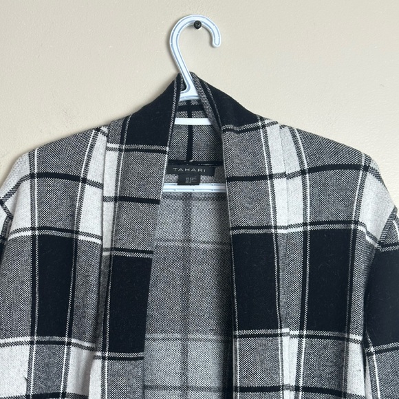 Tahari Black White Open Knit Cardigan Size S Long Lightweight Sweater - Picture 3 of 6